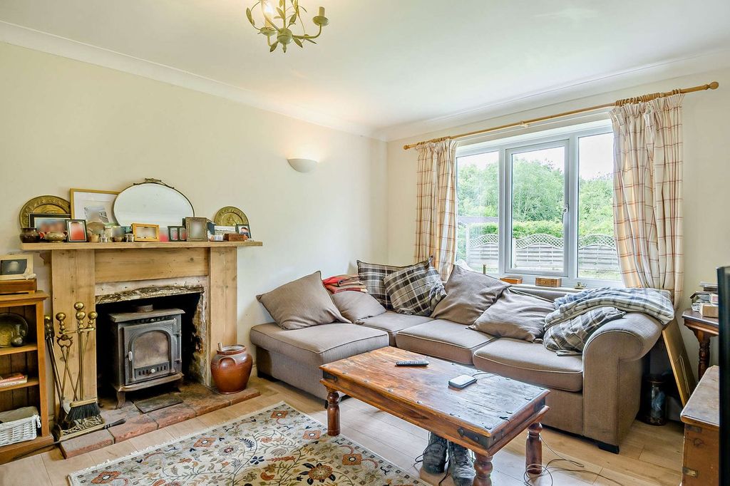 Property photo 2 of 31