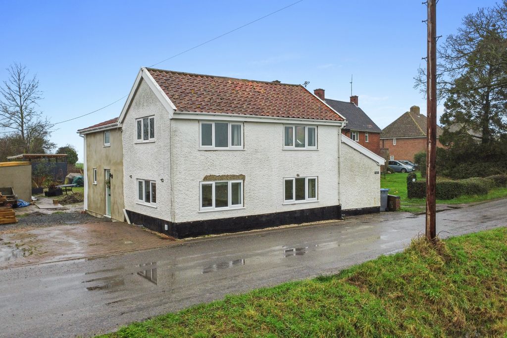 Property photo 3 of 32