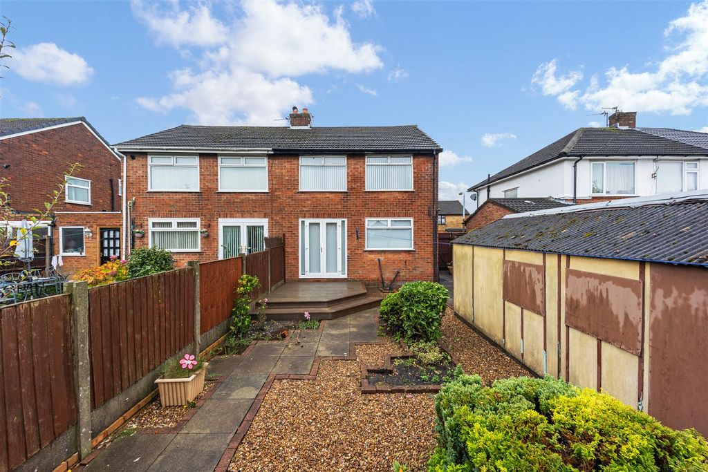 Property photo 3 of 15 12 Arnside Avenue Garden 3.Jpg