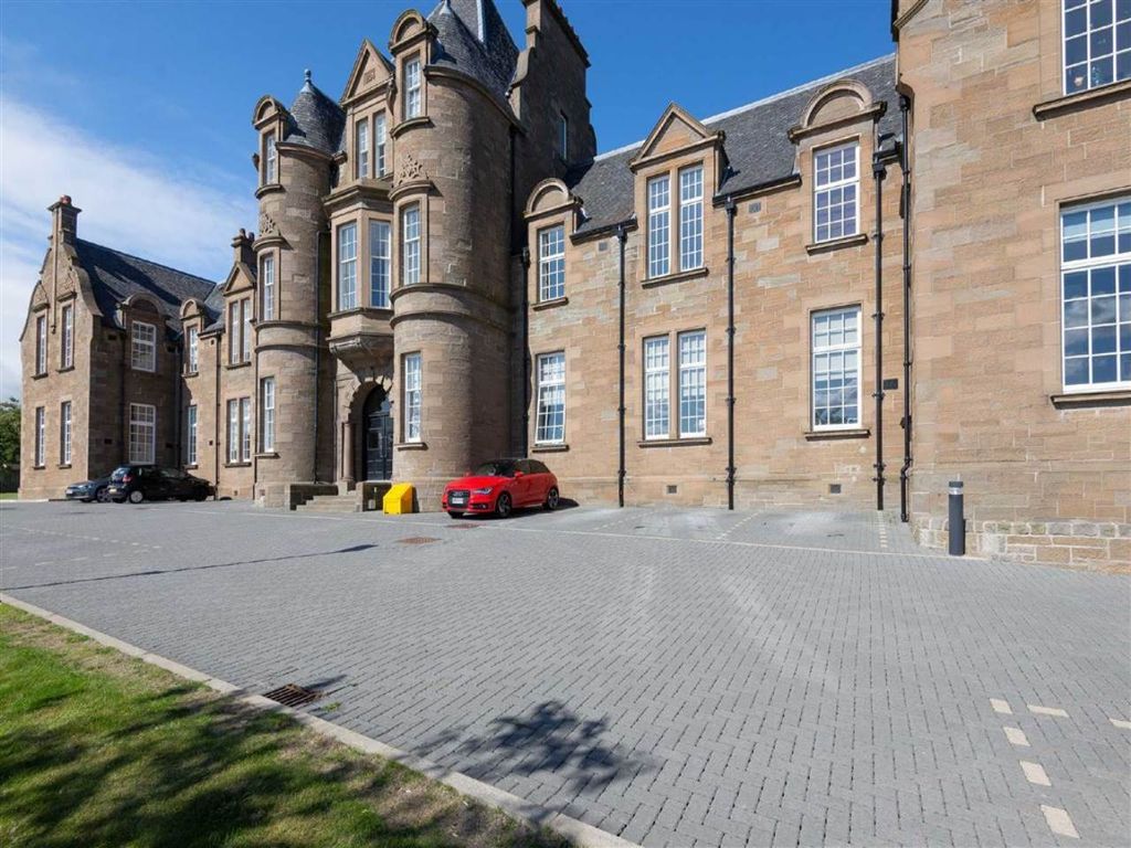 Property photo 2 of 13 6067045Eef2Ffaec6466A53d61F67F0Bc796B23B