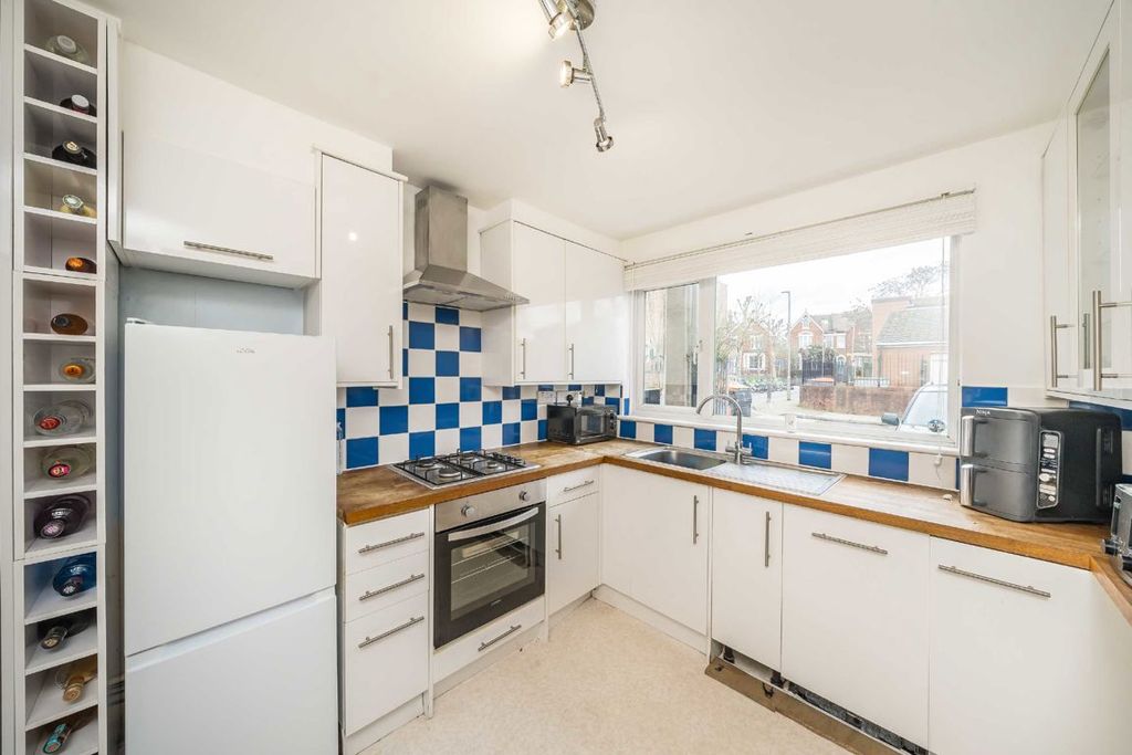 Property photo 2 of 5