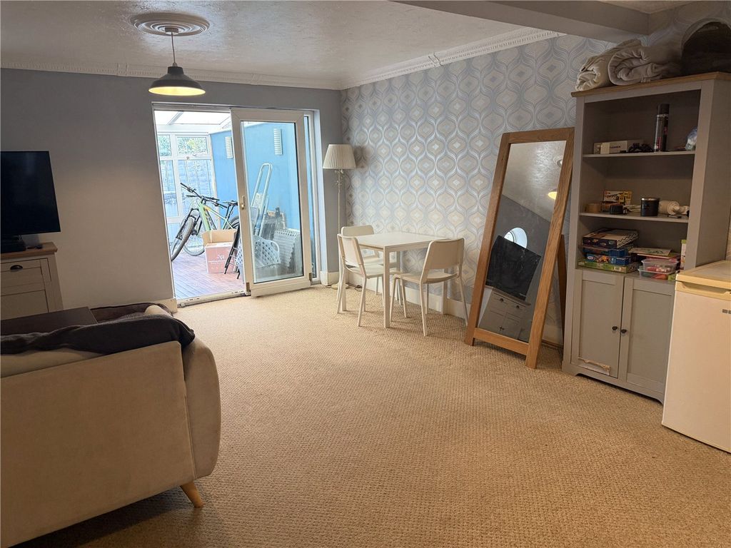 Property photo 3 of 12 Picture No. 02