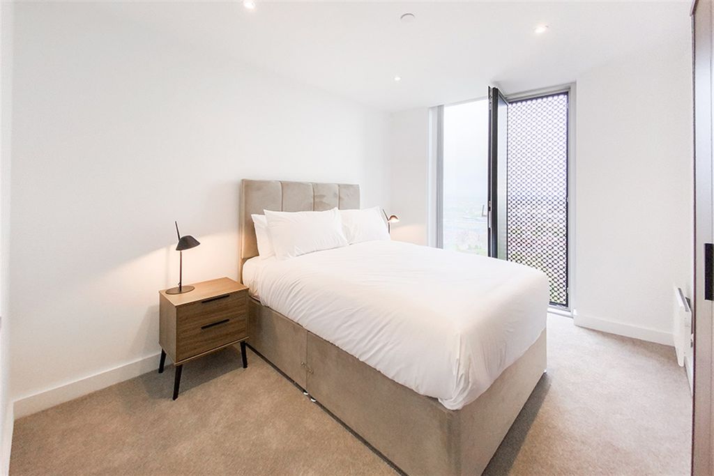 Property photo 2 of 16 (Main)