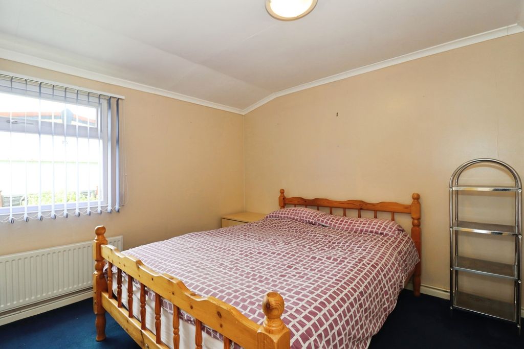 Property photo 3 of 18 Bedroom