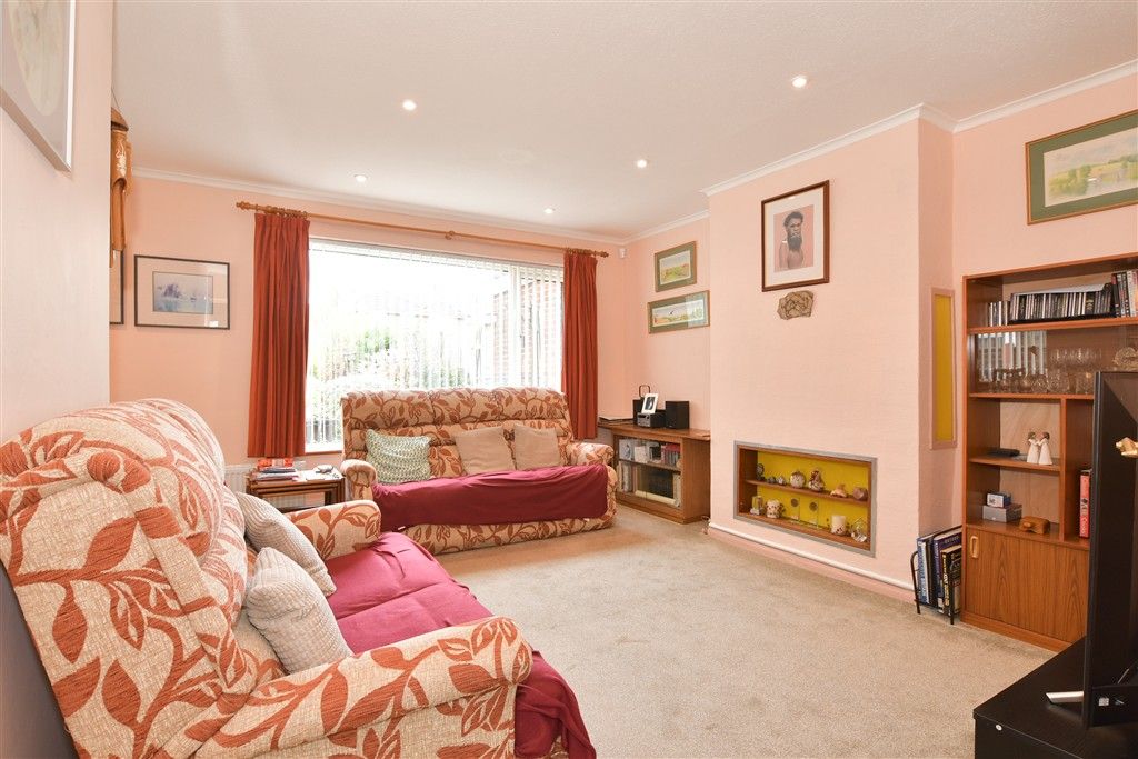 Property photo 2 of 12 Lounge/Diner