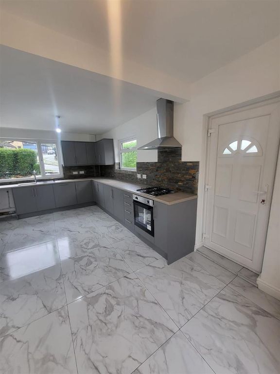 Property photo 1 of 14 Kitchen