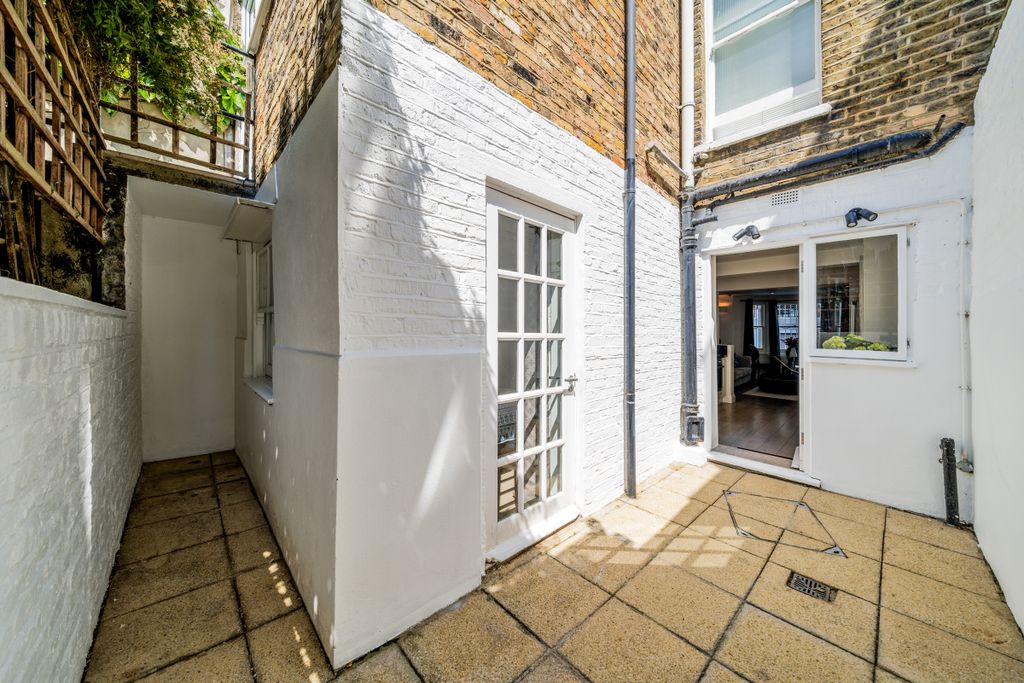 Property photo 3 of 10