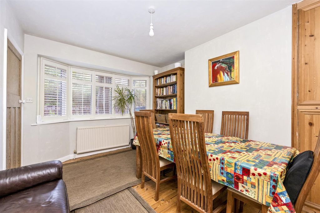 Property photo 2 of 24