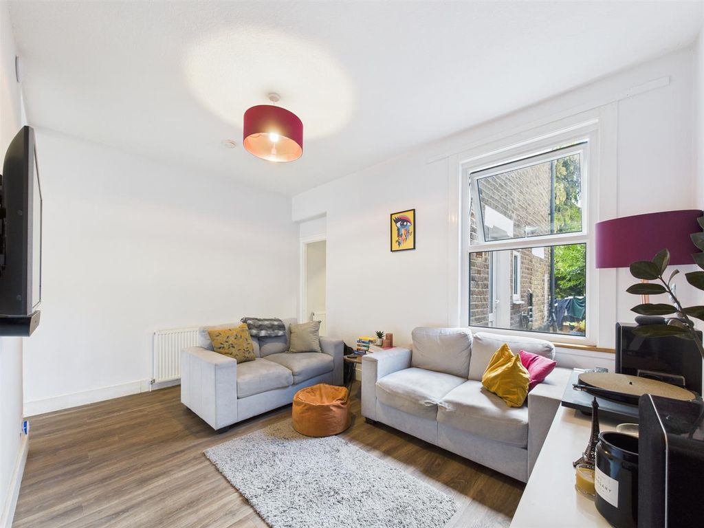 Property photo 3 of 42 Cam01358G0-Pr0179-Still007.Jpg