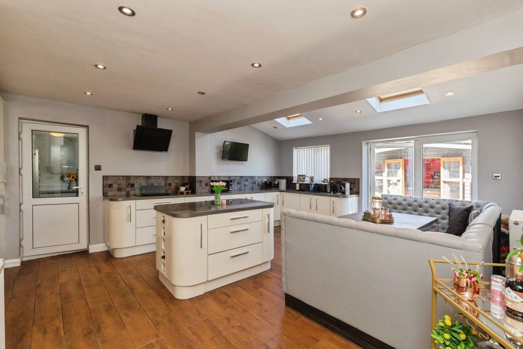 Property photo 3 of 20 _89A0533
