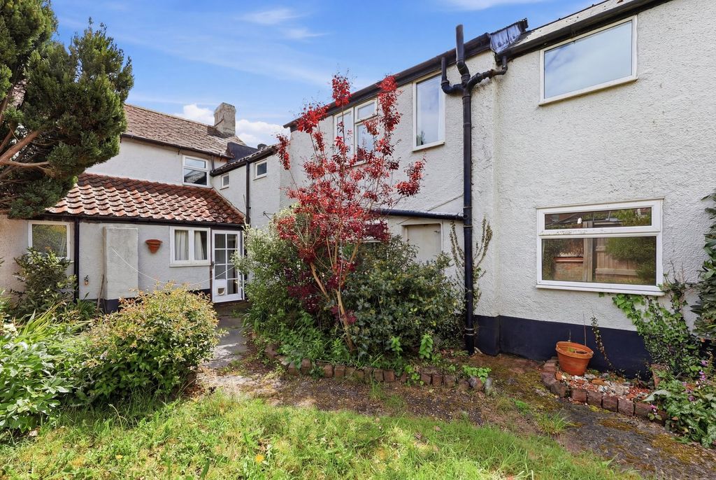 Property photo 3 of 34