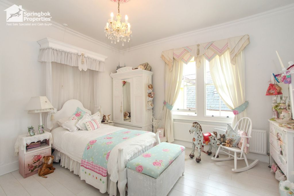 Additional image 23 of 6 bed detached house for saleBritannia Villas, Britannia Terrace, Blackwood, Gwent NP12