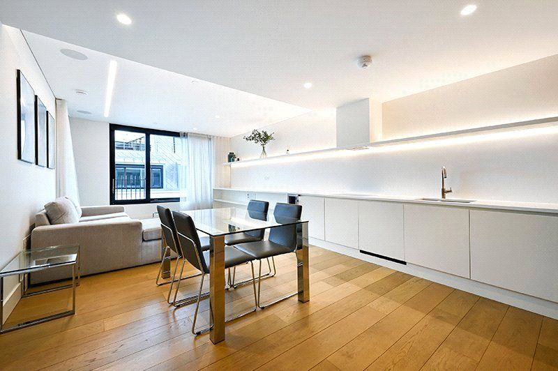 Property photo 1 of 11 Rathbone Place