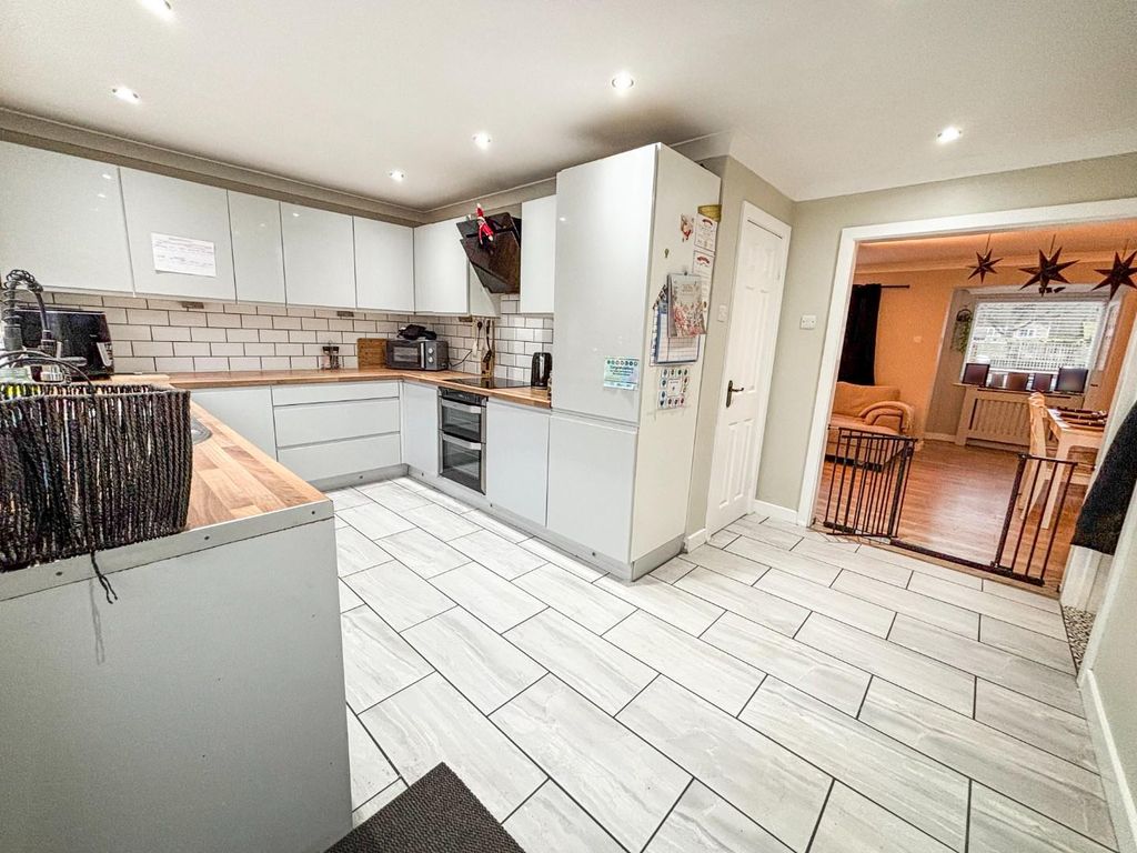 Property photo 3 of 21 Tlc_d55493B4-72c8-4B33-A80d-12c894d42E15_0625A29.J