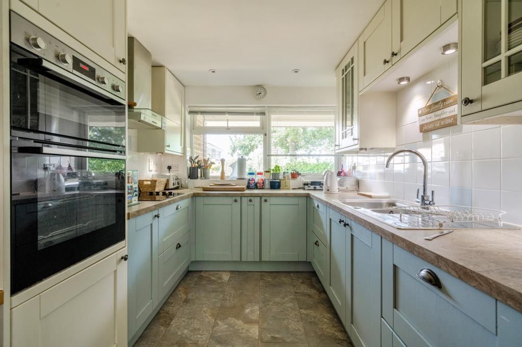 Property photo 2 of 26 Kitchen