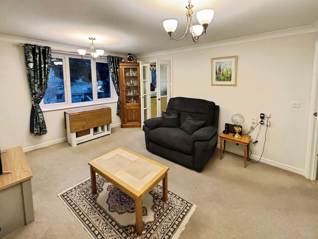 Property photo 3 of 14