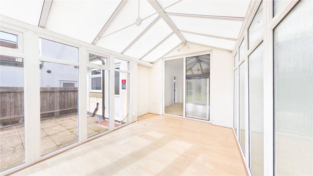 Property photo 3 of 28 Picture No. 11