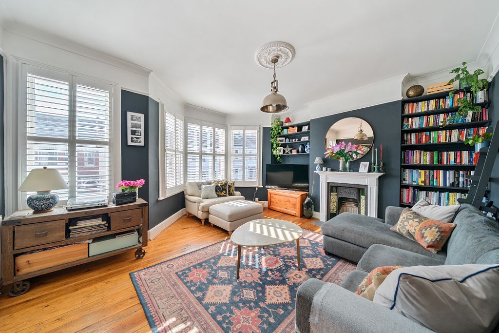 Property photo 1 of 18