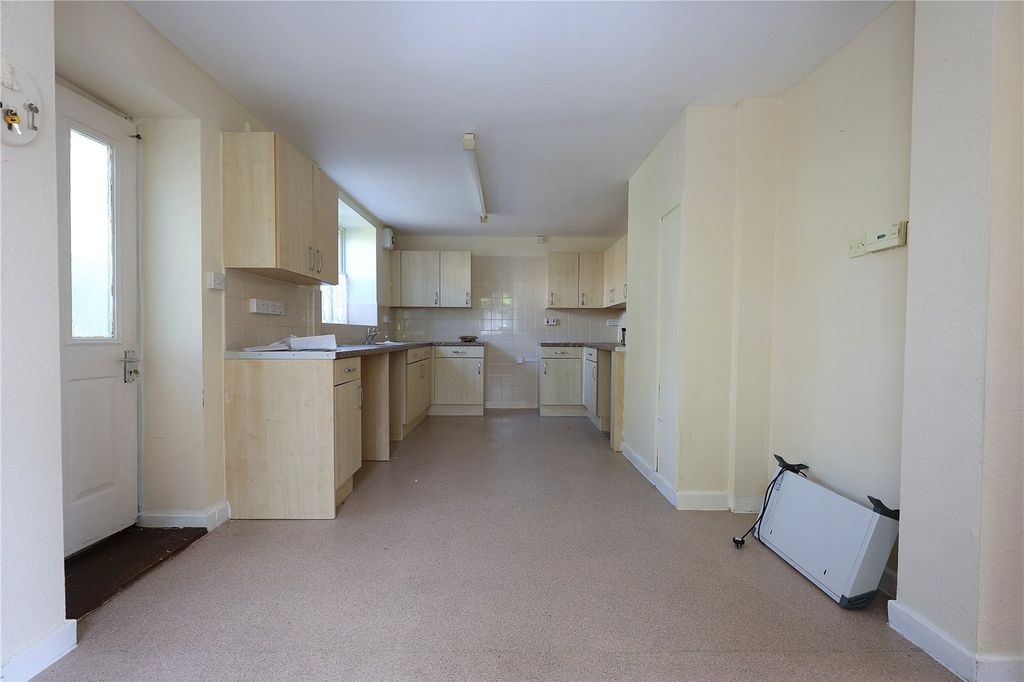 Property photo 2 of 21 Picture No. 03