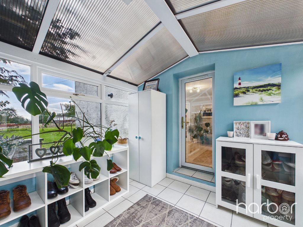 Property photo 2 of 19 5500873