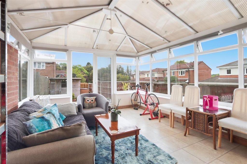 Property photo 3 of 13 Conservatory