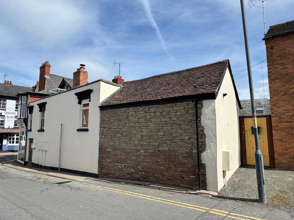Property photo 1 of 11