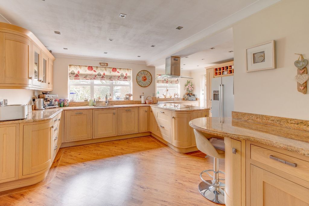 Property photo 2 of 24 Picture No. 19