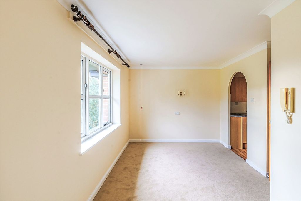 Property photo 3 of 10