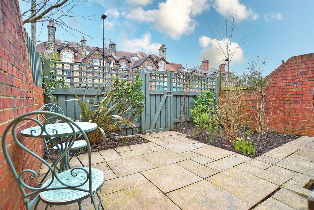 Property photo 2 of 12