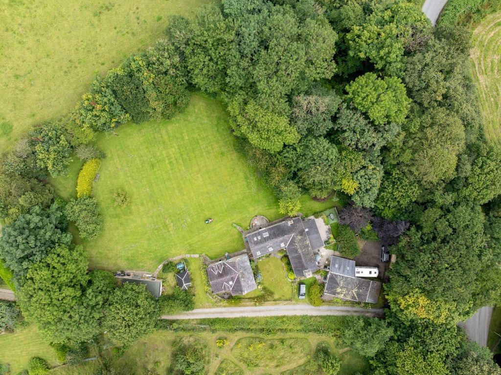 Property photo 2 of 76