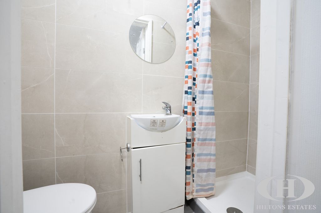 Property photo 2 of 5 Pic-2 (1)