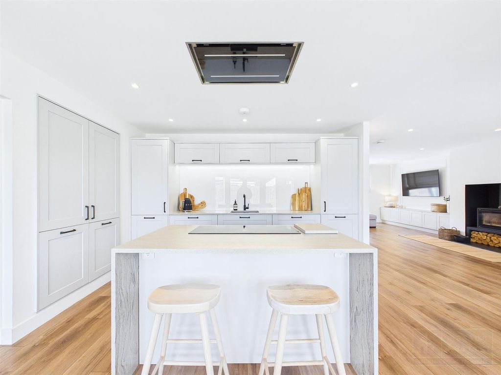 Property photo 2 of 37 Creagan