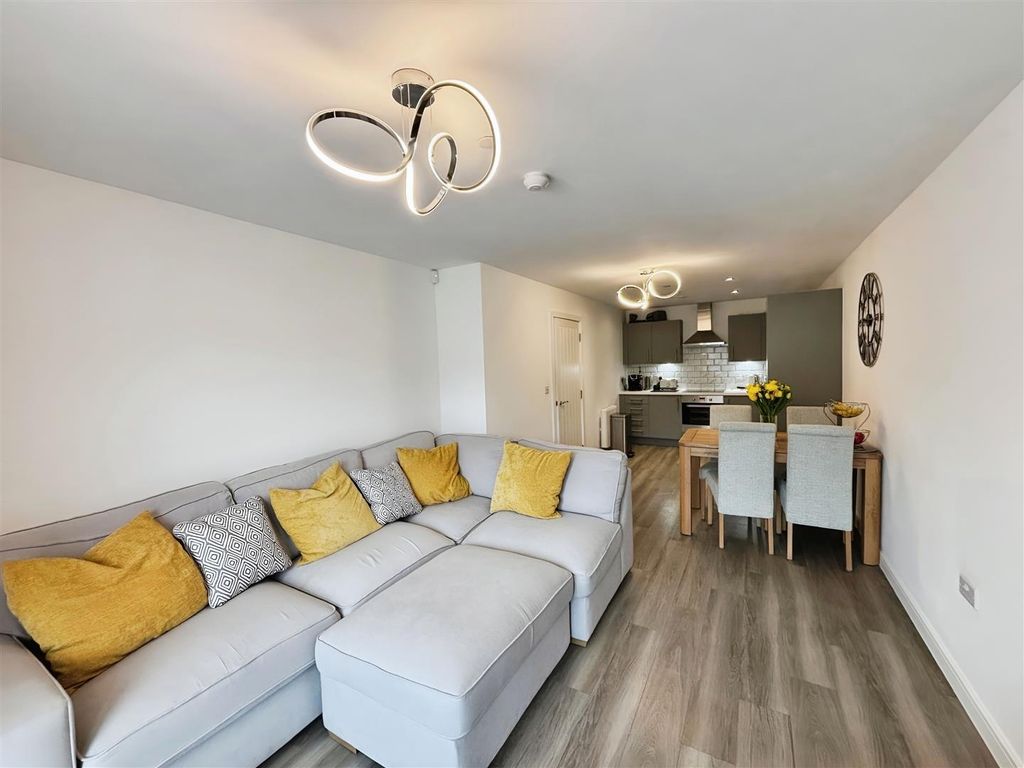 Property photo 3 of 16 39Db3A24-Living.Kitchen1.Jpg