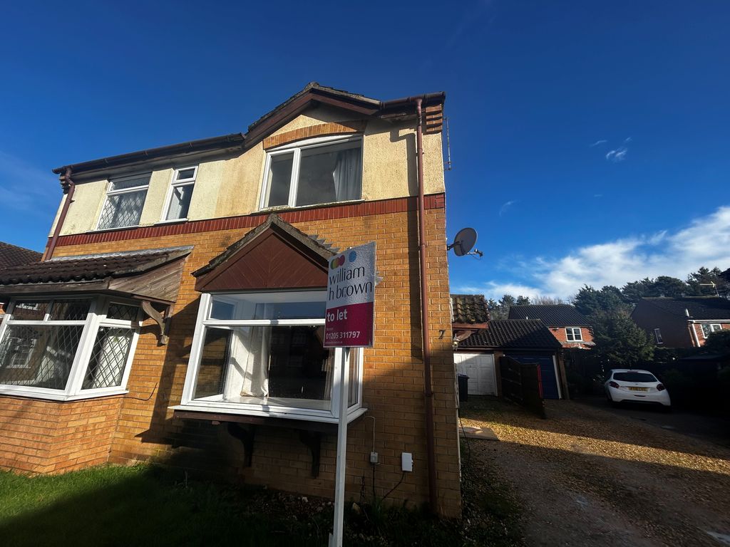 Property photo 1 of 7 Front