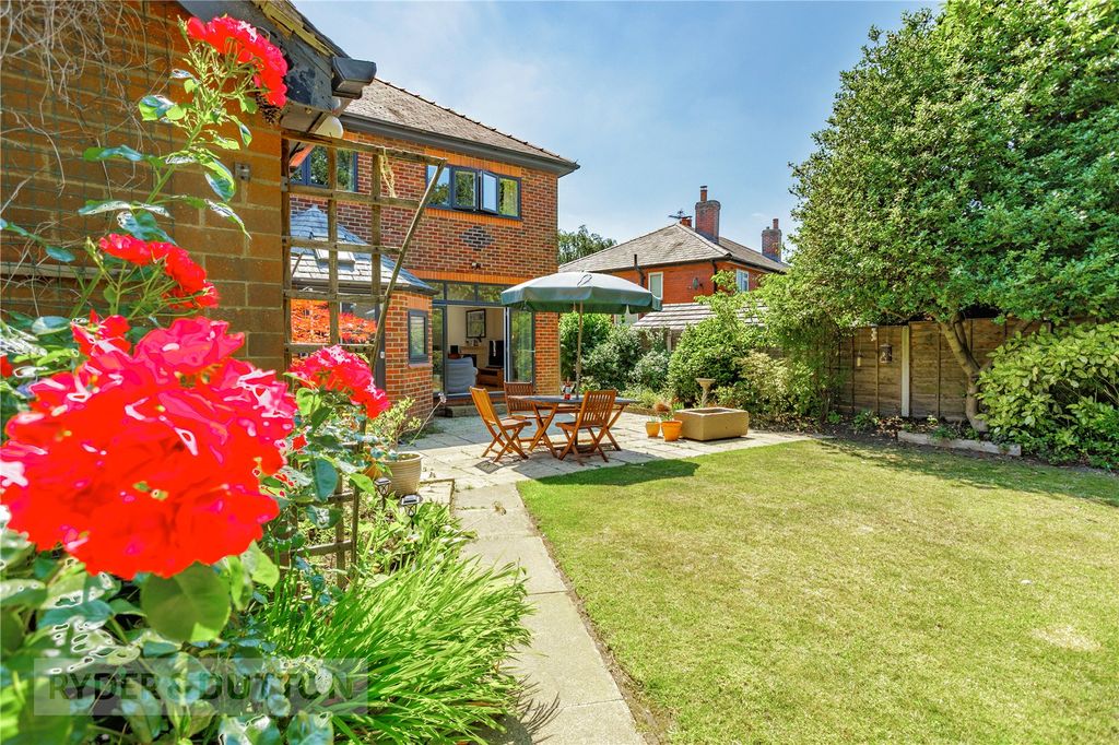 Property photo 1 of 23 Rear Garden