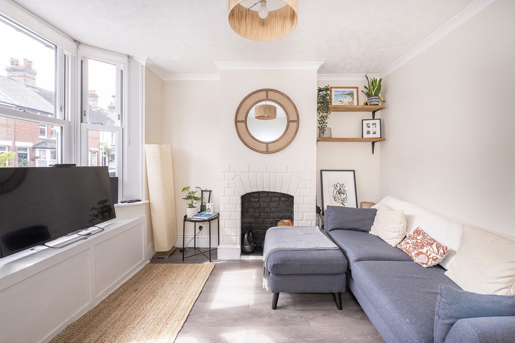 Property photo 3 of 16