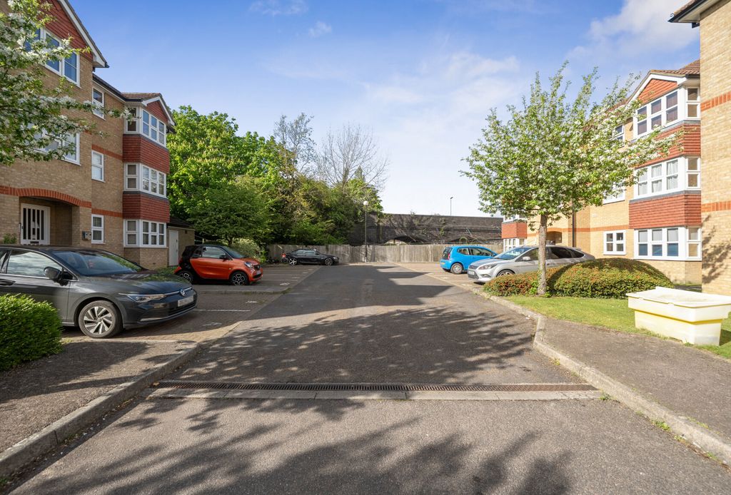 Property photo 1 of 16 1438637-17-69E103...