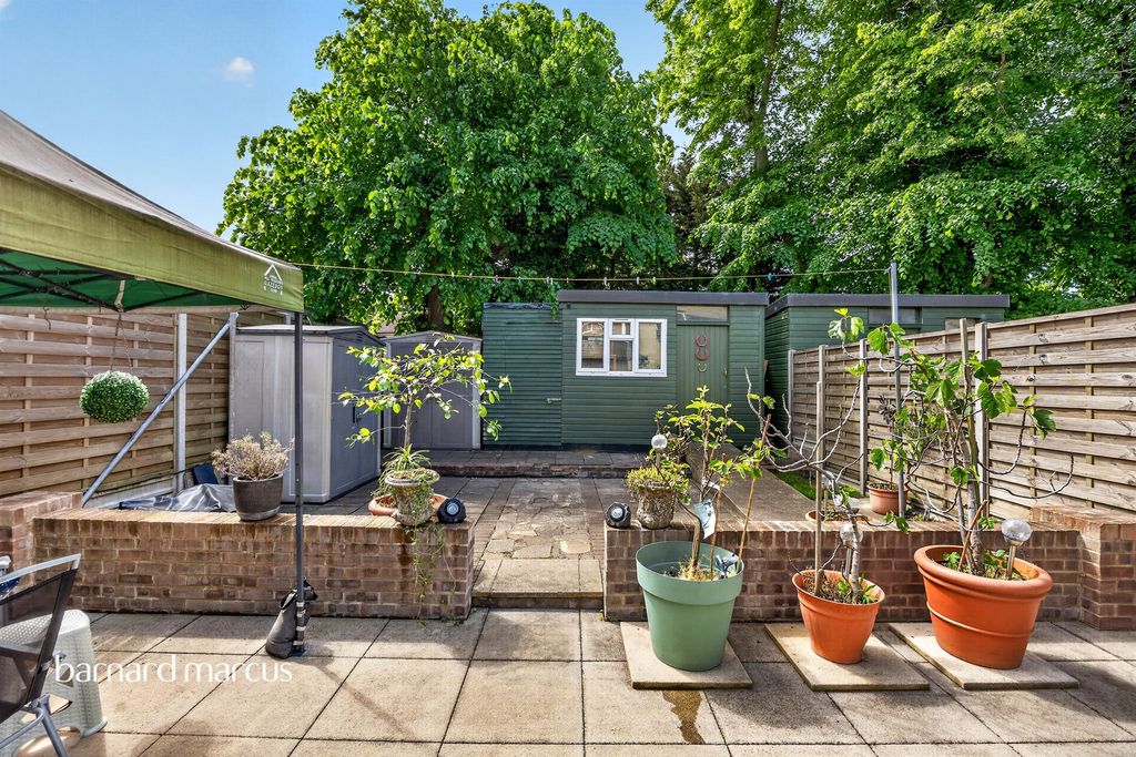 Property photo 3 of 23