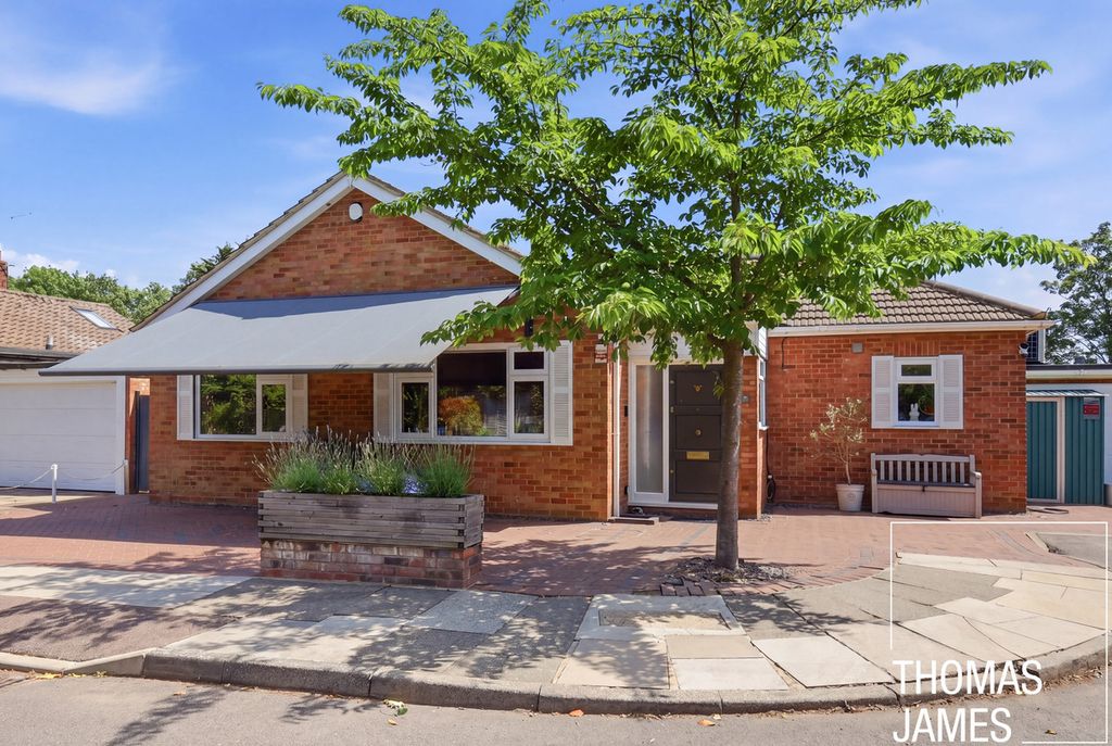 Property photo 1 of 32