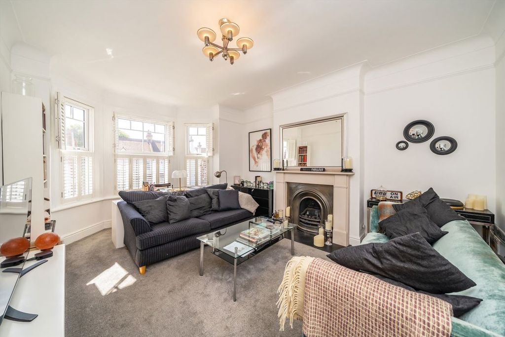 Property photo 2 of 9