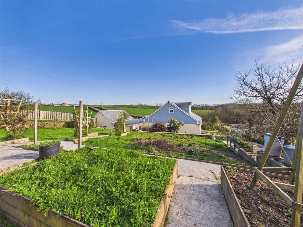 Property photo 2 of 23 Picture No. 18