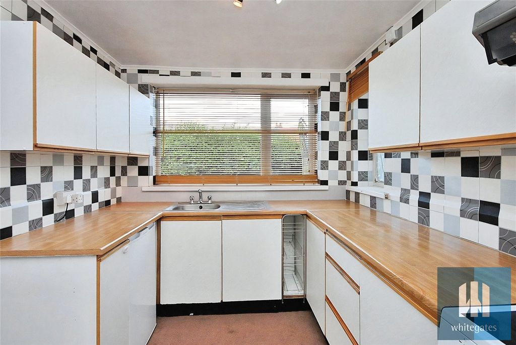 Property photo 2 of 15 Picture No. 22