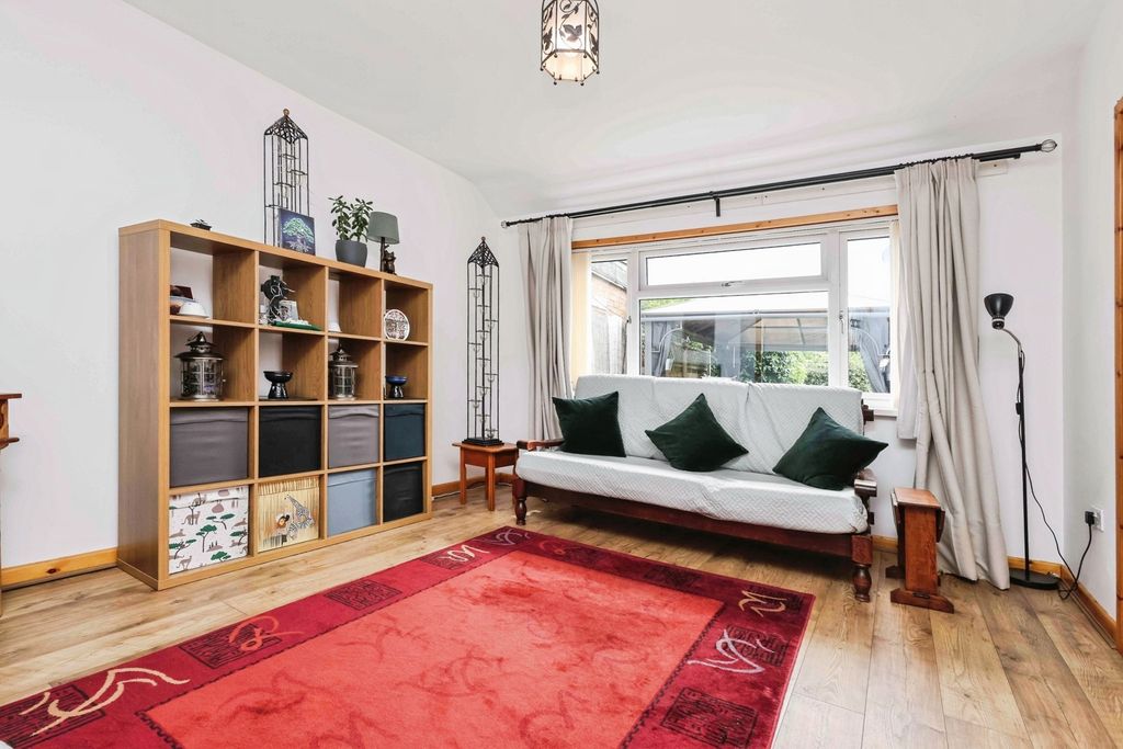Property photo 3 of 21 Pbox-Img.Jpg
