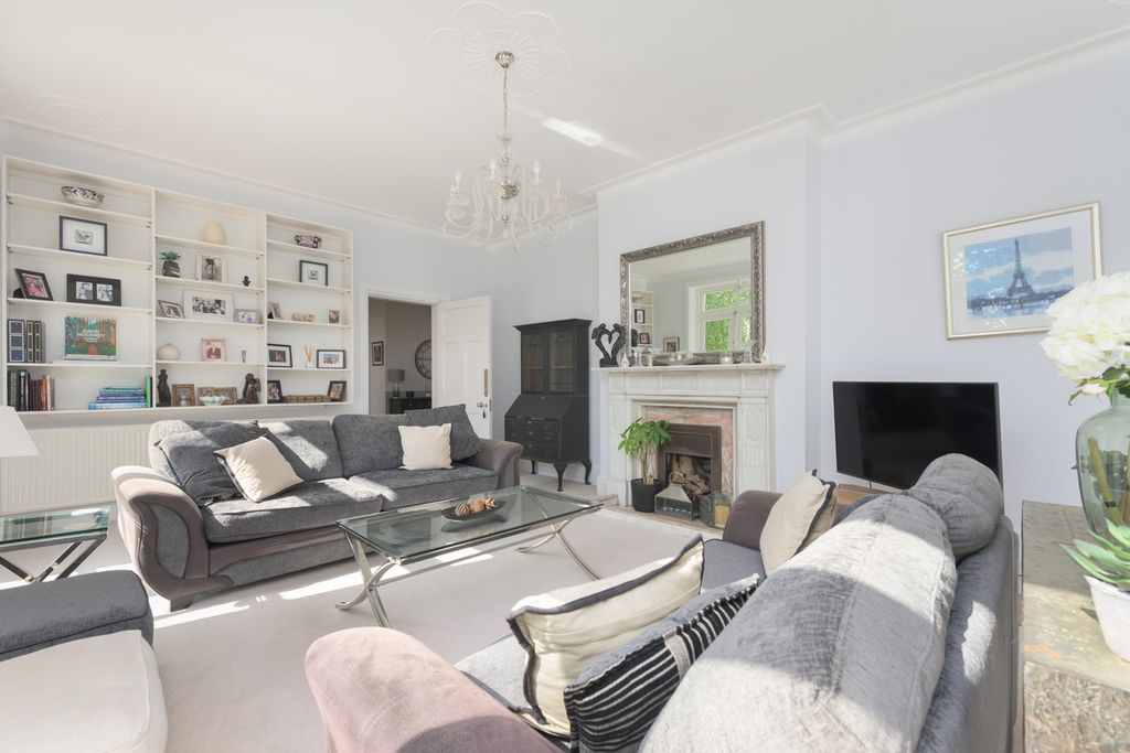 Property photo 3 of 37