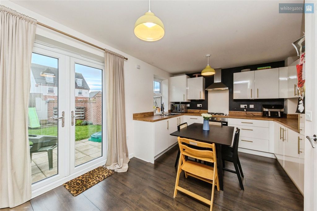 Property photo 3 of 17 Picture No. 07