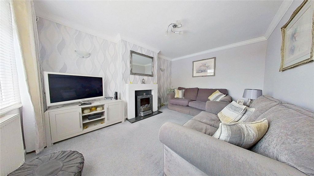 Property photo 2 of 16 Picture No. 11