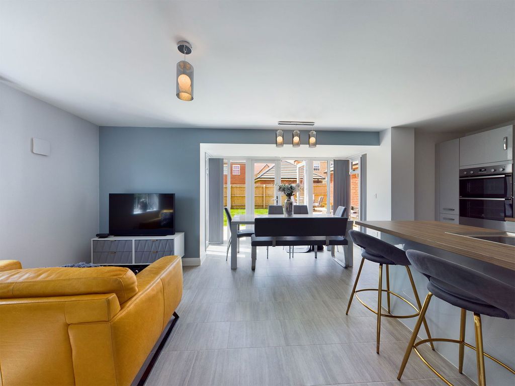 Property photo 3 of 24