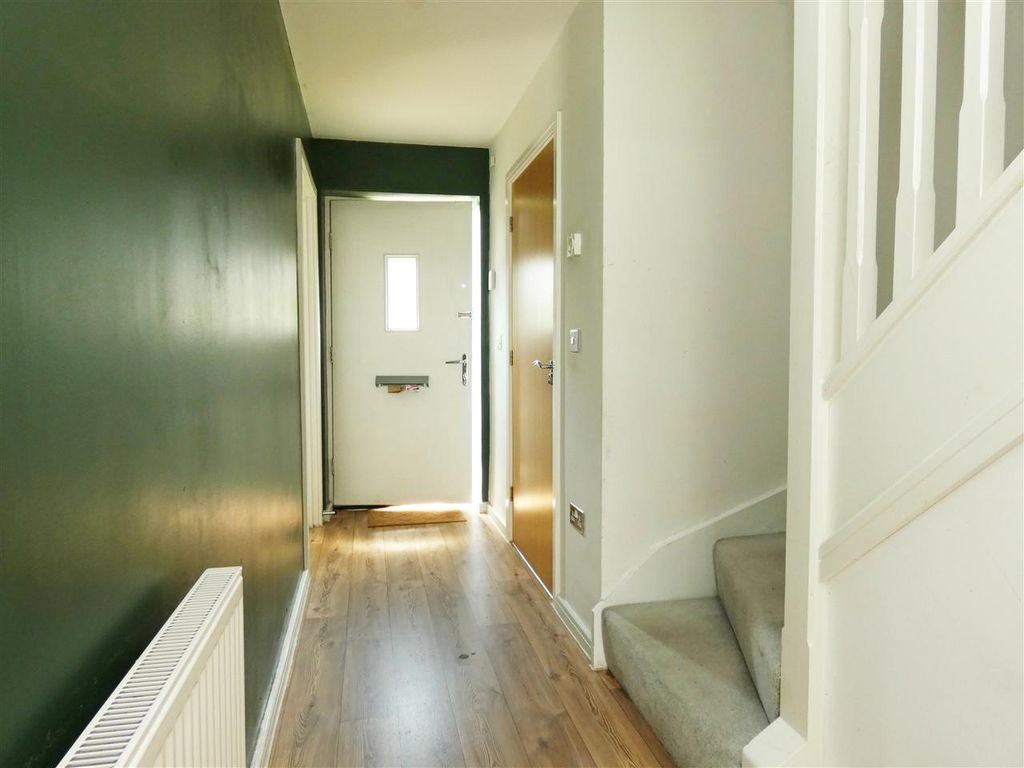 Property photo 3 of 19 Hall
