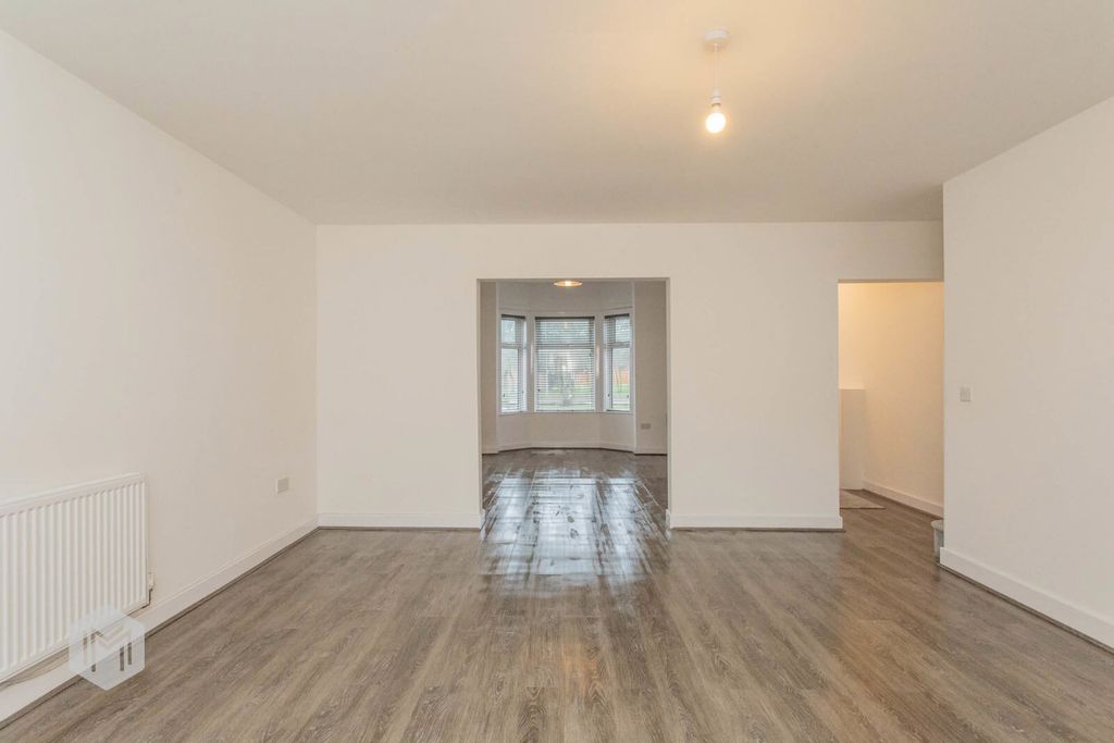 Property photo 2 of 25 Picture No. 19