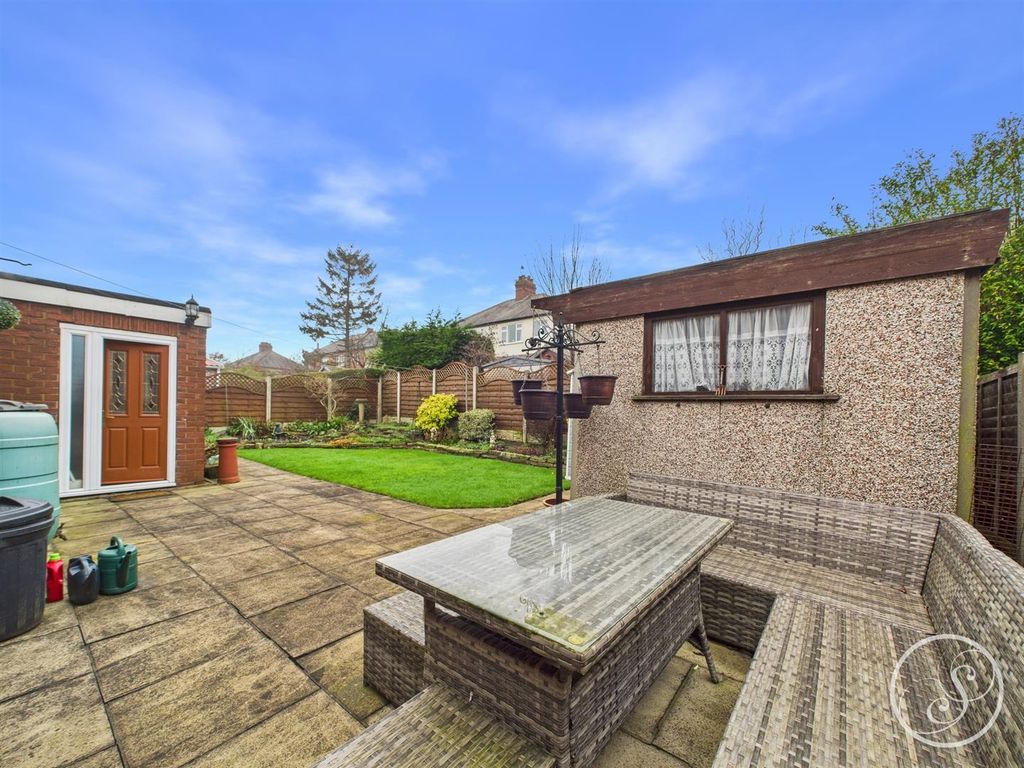 Property photo 1 of 22 External